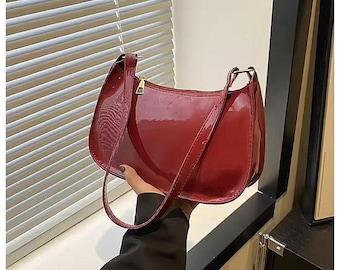 Women&#39;s handbag in shiny red patent leather - Elegant retro chic style shoulder bag, trendy accessory for a modern or vintage look - gift