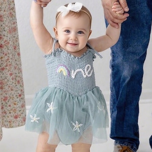 Tutina ricamata a mano, tutina personalizzata con nome, vestito tutù per bambina, vestito per il primo compleanno, tutina tutù per bambina, regalo di compleanno