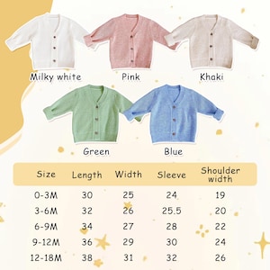 Peut inclure: Cinq cardigans pour b&eacute;b&eacute;s en blanc laiteux, rose, kaki, vert et bleu. Chacun a un col en V, une fermeture boutonn&eacute;e et une texture en tricot c&ocirc;tel&eacute;. Un tableau des tailles fournit des mesures en cm.
