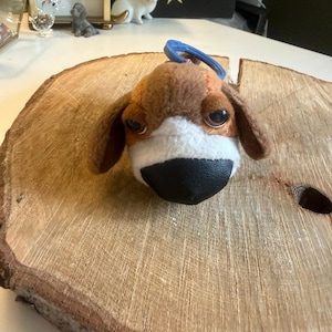 2004 McDonalds The Dog Artlist Beagle 4” Key Chain Backpack Clip (KC338)