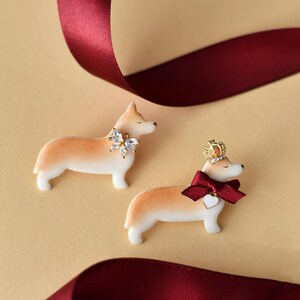 Corgi Hundbrosch – Zirkonrosett eller Kunglig Krona med Hjärtberlock