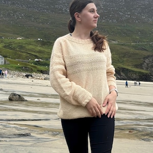 Handmade Angora & Mohair Sweater – Soft Beige Knit Pullover – Cozy Raglan Shoulder Jumper (M - L)