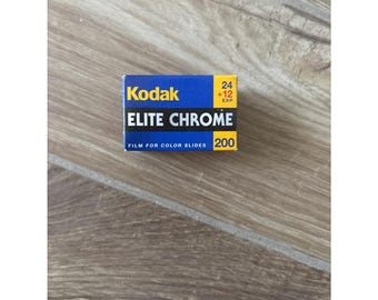 Película Kodak Elite Chrome 200 Select Series de 35 mm, nueva, 24 exposiciones, caducada en enero de 2005.