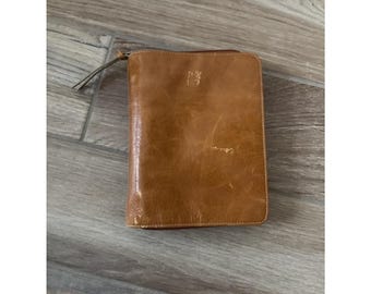 Carpeta clásica de cuero Franklin Covey Carter - Color coñac - Anillas de 2,5 cm