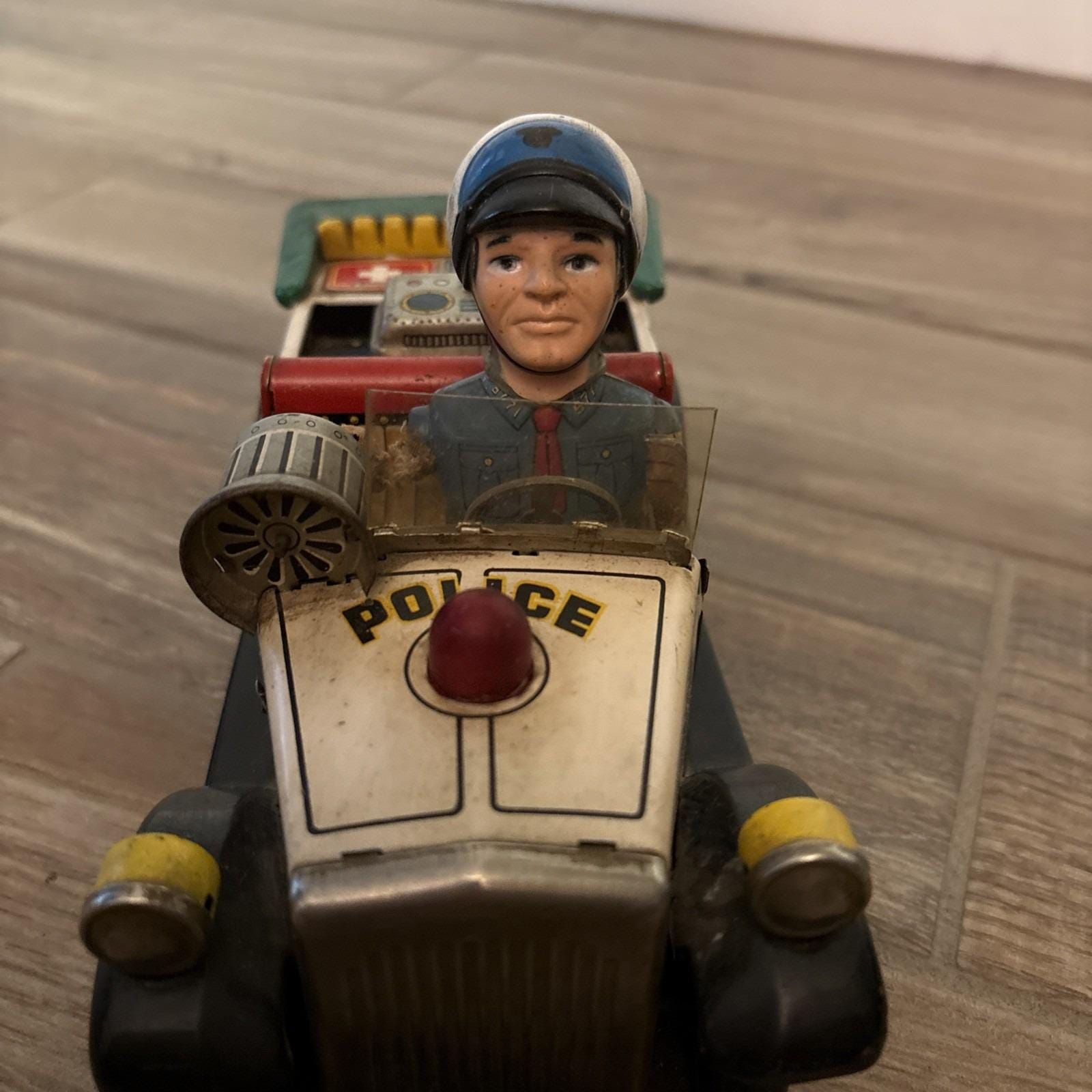 Vintage 1950's Showa Nomura Japan Police Patrol Car Tin Battery Op