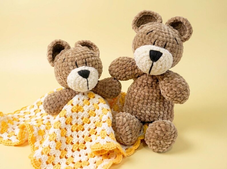 Peluche de apego hecho a mano - Osito marrón y amarillo | Regalo recién nacido imagen 5