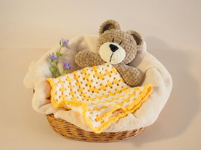Mantita de apego osito crochet – Bear lovey, security blanket imagen 7