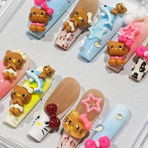 Uñas postizas Kitty Strawberry Y2K: lindas uñas de ataúd hechas a mano, uñas rosas kawaii con diseño de dibujos animados, aspecto acrílico, un regalo para ella.