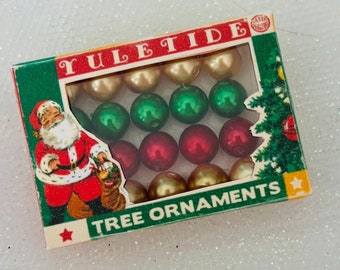 Retro Handmade Christmas Holiday Pin, Vintage Santa Miniature Ornament Box