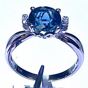 EFFY 14k White Gold Diamond and Blue Topaz Ring Size 7