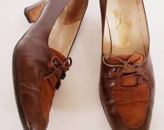 Schoenen damesschoenen Instappers 60S glamour filmsterren stijl vintage jaren 1960 crème en bruin leer hoge hak spectator pumps 