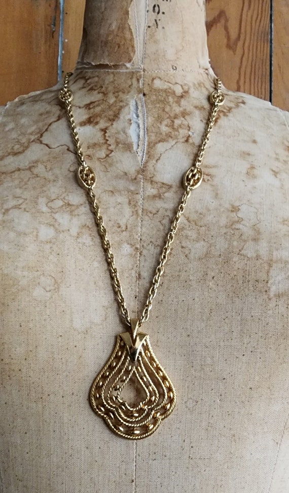 60s Trifari Pendant Necklace Gold Baroque Style - image 4