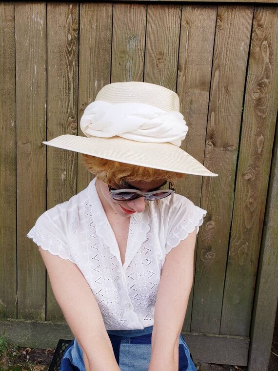 Vintage Beige White Straw Sun Hat Peter Bettley /