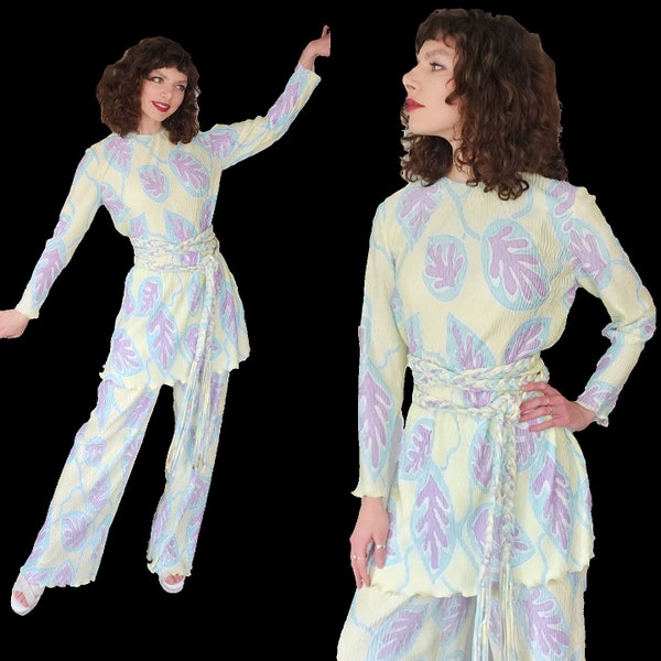 Vintage 70s Mary McFadden Printed Ensemble Pants Top Belt Ensemble Micropleated