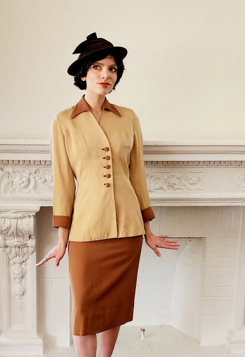 Vintage 40s Skirt Suit Beige Tan Gabardine Wool Large Collar image 2