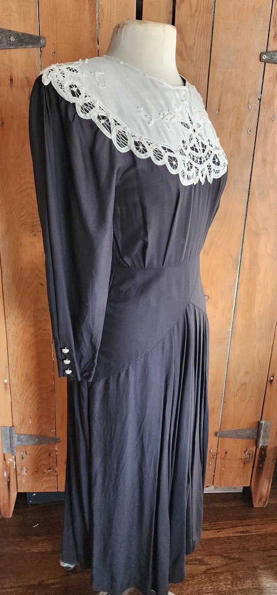 Vintage 80s Does Edwardian Black Dress w/White La… - image 4