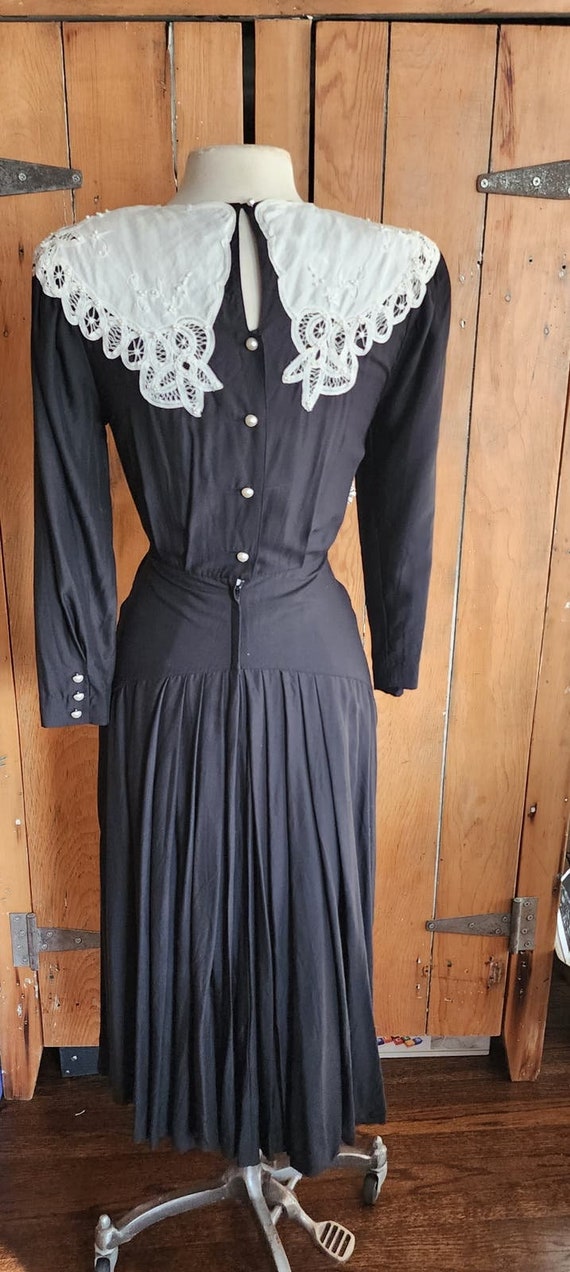 Vintage 80s Does Edwardian Black Dress w/White La… - image 6