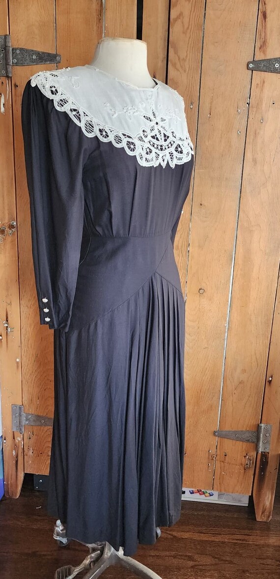 Vintage 80s Does Edwardian Black Dress w/White La… - image 5