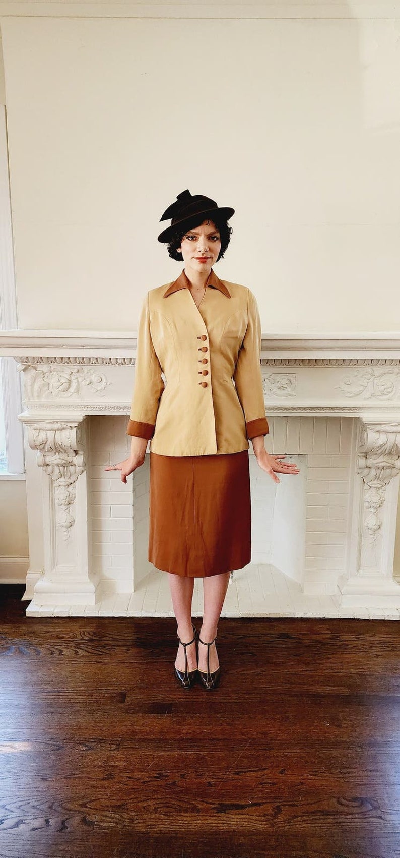 Vintage 40s Skirt Suit Beige Tan Gabardine Wool Large Collar image 4