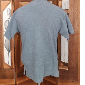Camiseta masculina vintage Versace Classic V2 listrada em malha canelada, azul acinzentado, anos 90 imagem 7
