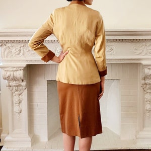 Vintage 40s Skirt Suit Beige Tan Gabardine Wool Large Collar image 9
