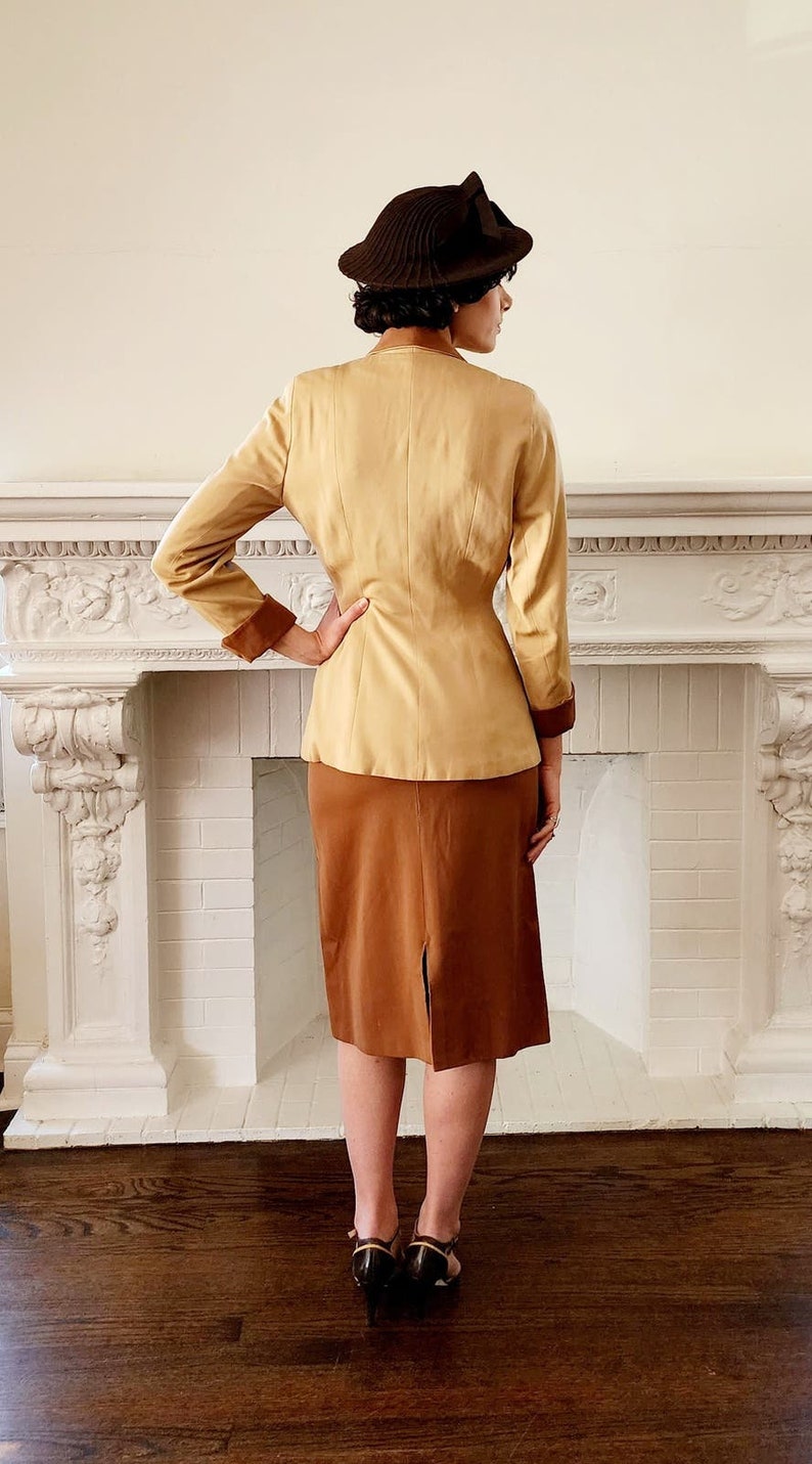 Vintage 40s Skirt Suit Beige Tan Gabardine Wool Large Collar image 9