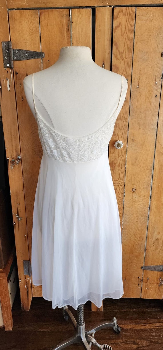 Vintage 50s Peignoir White Nylon Robe + Slip Dres… - image 9