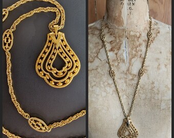 60s Trifari Pendant Necklace Gold Baroque Style