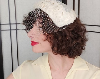 50s Ivory Close Hat w/Ruched Ribbon & Netting