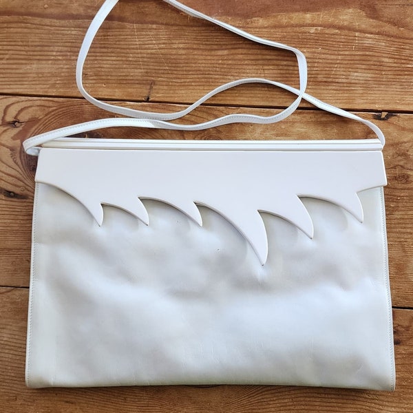 Vintage 80s Clutch White Leather Shoulder Bags by Mimi ZigZag