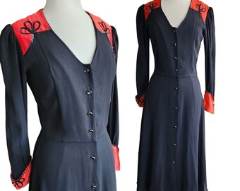 Vintage 70s Does 40s Black Red Dress in Rayon  Crepe