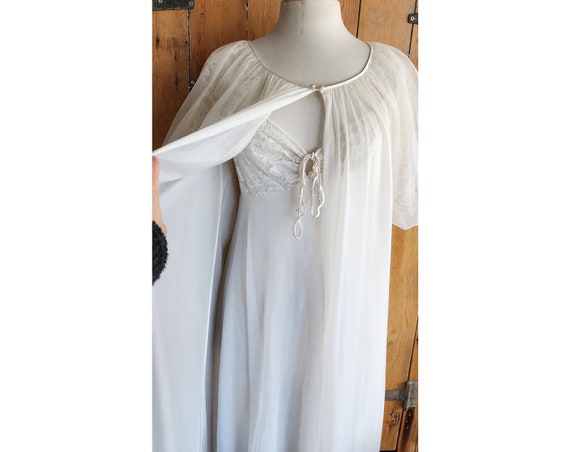 Vintage 50s Peignoir White Nylon Robe + Slip Dres… - image 4