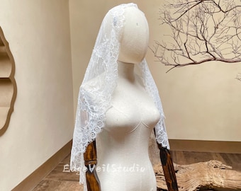 Mantilla Brudslöja med Ögonfransar Spets Fingertoppslång Brudslöja Mantilla Spetsslöja Chantilly Spetsslöja Kort Spetsslöja med Klämmor