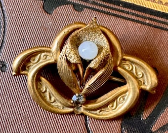 Antique 1900s Art Nouveau Flower Brooch | C-Clasp Moonstone Cabochon Pin | Gilt Brass Jewelry | Edwardian Art Deco Romantic Gift for Her