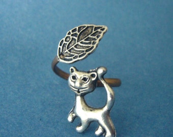 cat ring with a leaf wrap style, adjustable ring, animal ring, silver ring, statement ring