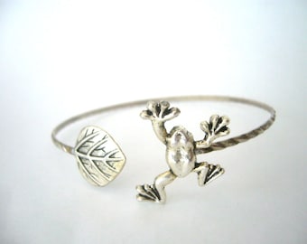 Frog bracelet wrap style with a leaf, animal bracelet, charm bracelet, bangle