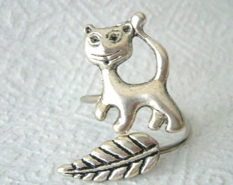 cat ring with a leaf wrap style, adjustable ring, animal ring, silver ring, statement ring