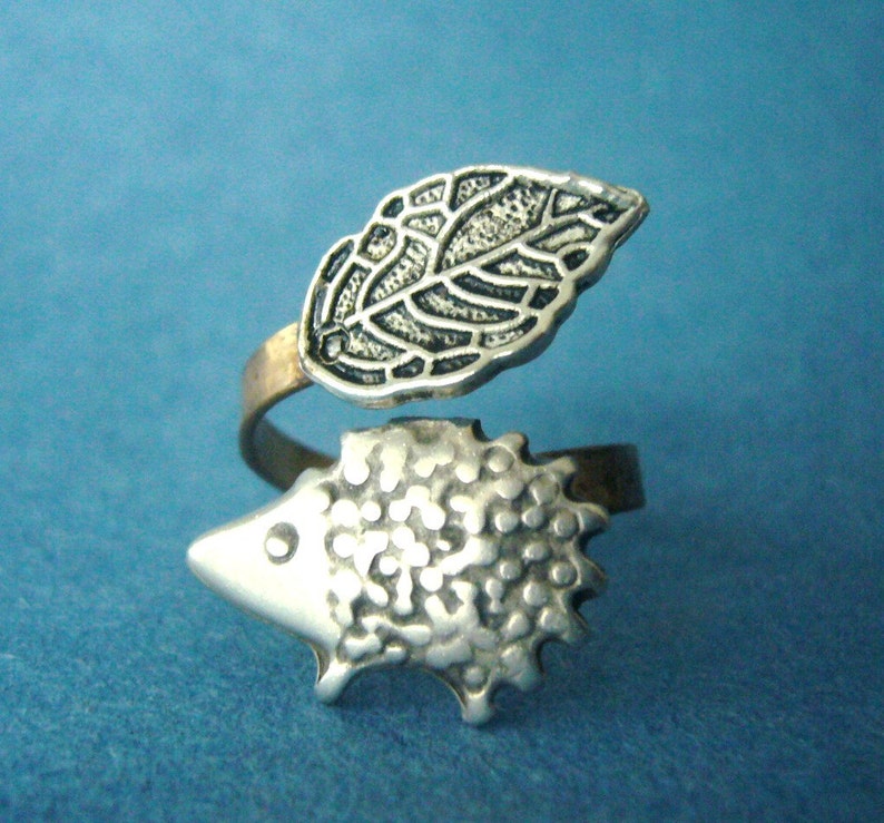 leaf and hedgehog ring, adjustable ring, animal ring, silver ring, statement ring image 2