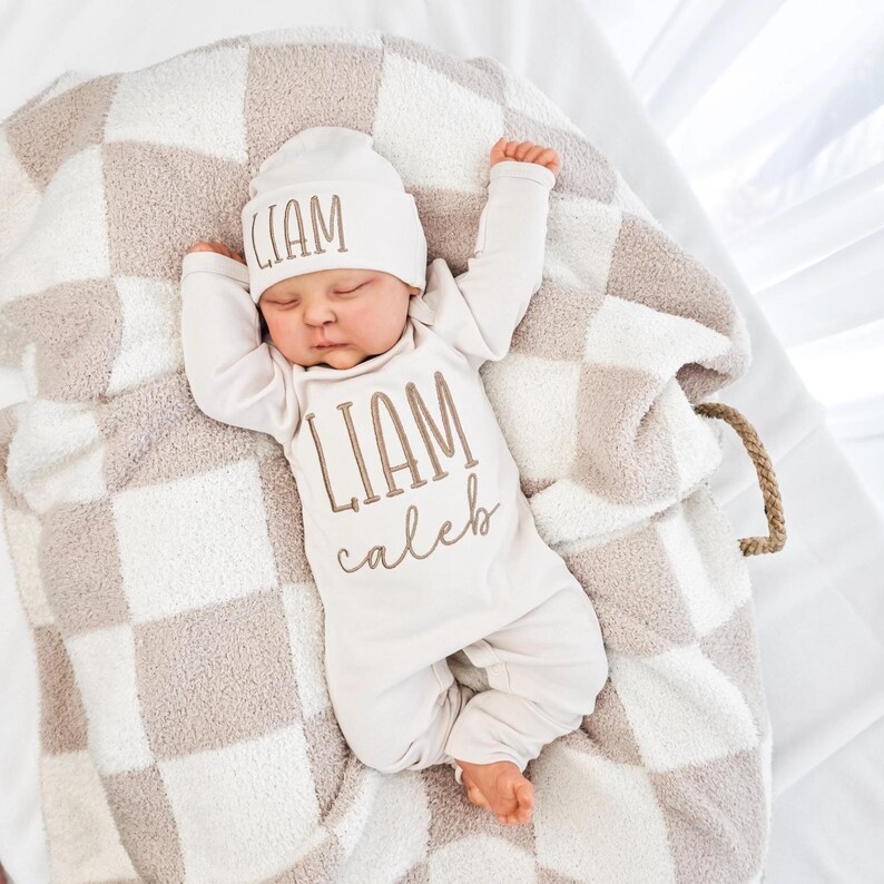 Personalized Cotton Homecoming Outfit, Custom Baby Outfit, Baby Shower Gift, First Day Outfit, Custom Name, Perfect for Newborn, Custom Name image 2