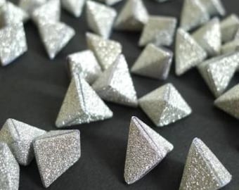 silver origami pyramis