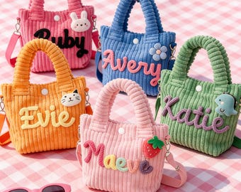 Bolso bandolera de pana personalizado para niños con un bonito dije y nombre personalizado, letras de hilo hechas a mano, regalo de cumpleaños para guardería preescolar.