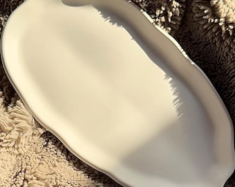 Wellentablett Weiß / Wellenförmiges Dekotablett / Asymmetrische Deko / Skandi Boho Deko / Handmade Tablett für Schmuck, Kerzen / Geschenk