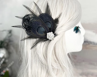Schwarze Pfauenfeder Haarspange | Dunkler Hochzeits Fascinator | Great Gatsby Holiday Haarteil | Strass - Ansteckblume | Gothic Halloween Haarschmuck