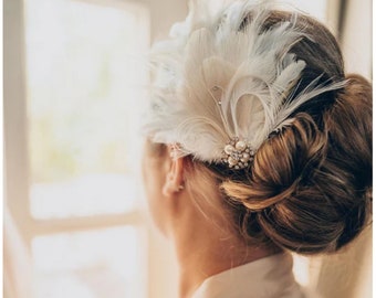 Ivory Peacock Feather Hair Clip | Great Gatsby Bride Fascinator | White Bridal Hairpiece | Champagne Prom Wrist Corsage | Boho Wedding Comb
