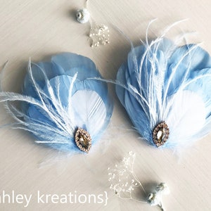 Blue Feather Hair Clip | White Ostrich Great Gatsby Fascinator | Bridal Wedding Hairpiece | Bride Something Blue Comb | Prom Wrist Corsage