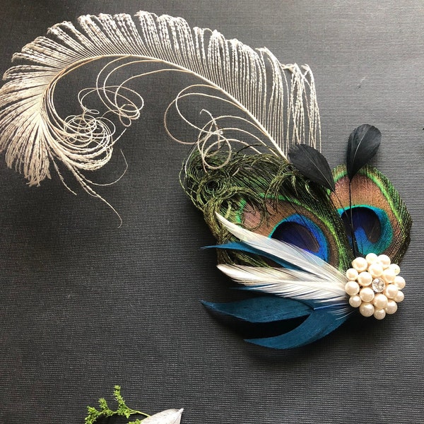 Great Gatsby Peacock Fascinator | Ivory Sword Feather Wedding Headpiece | Dark Turquoise Blue Bride Comb | Pearl Rhinestone Bridal Hair Clip