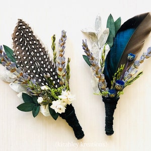 Boutonnière de marié de mariage rustique Plume de Guinée colvert, lavande, feuille d'eucalyptus, cuir suédé noir Broche de corsage de poignet de fleur image 1