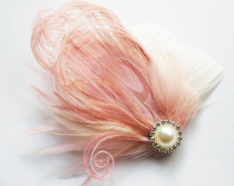 Rosa elfenbensfärgad påfågelhårspänne | Brudhårsmycke med hår | Den store Gatsby-fascinatorn | Pärlbrosch med strass | Fjäderhuvudbonad för balen