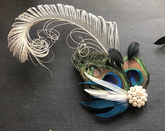 Great Gatsby Peacock Fascinator | Ivory Sword Feather Wedding Headpiece | Dark Turquoise Blue Bride Comb | Pearl Rhinestone Bridal Hair Clip