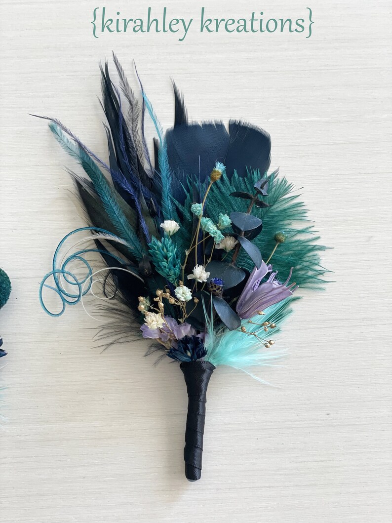 Plume de paon noire barrette fleur séchée Postiche bleu marine, vert foncé, violet Corsage de mariage couleur bijou Boutonnière du marié Boutonniere